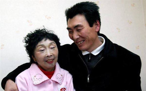 高中生 眼皮浮肿的高中生成人快手人