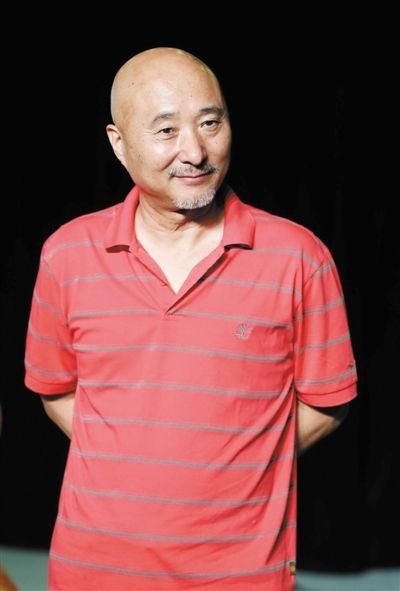 高中生 眼皮浮肿的高中生成人快手人